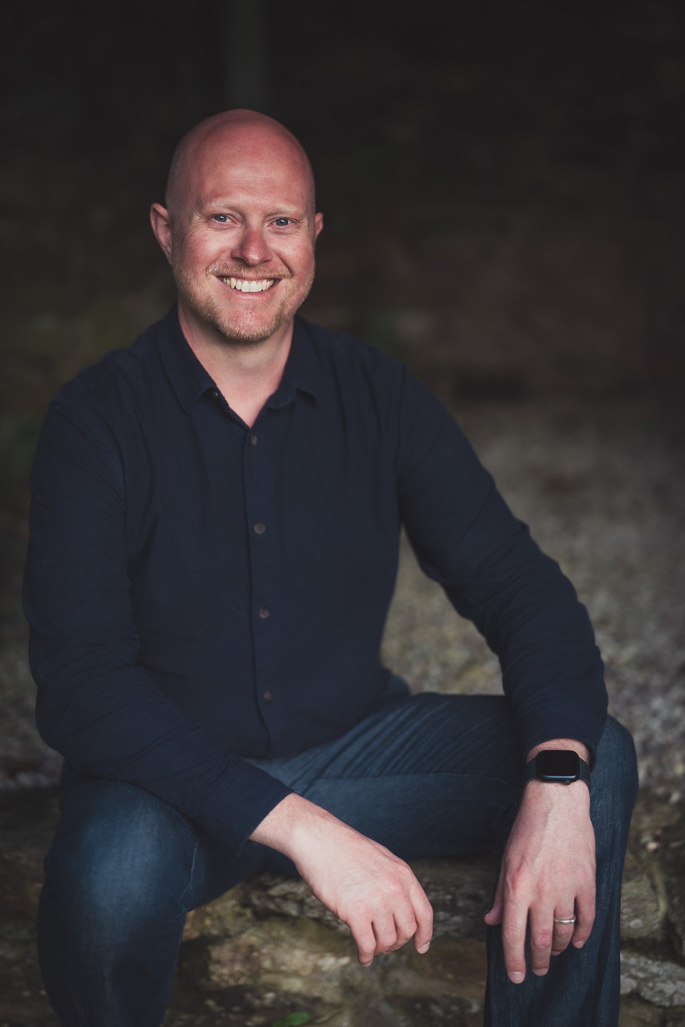A headshot of Tom from Thomas Hare Photography. A documentary wedding photographer in Cornwall.